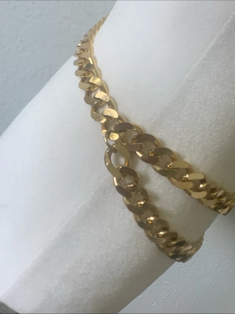 N/A elegant gold